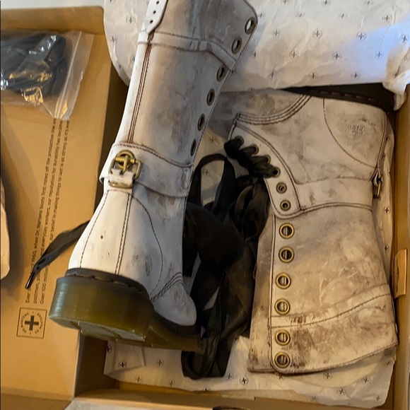 Dr. (Doc) Martens Triumph 1914 W - Size US 8/EU 39 - Picture 6 of 6